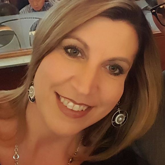 Meet your Posher, Terri-ann - Picture 1 of 1